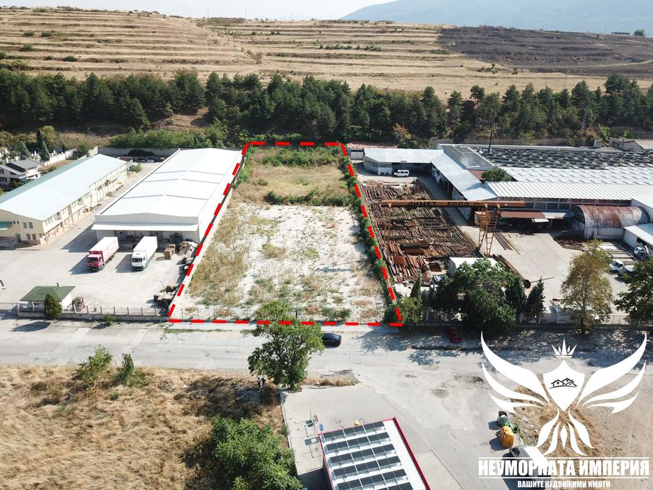 Под наем земя, парцел, автосалон, паркинг 4400кв. в гр.Асеновград