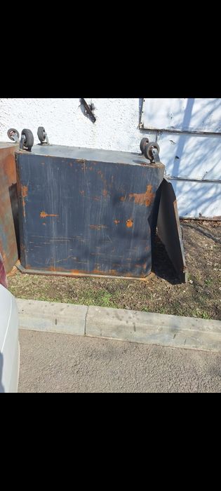 Мусорный контейнер