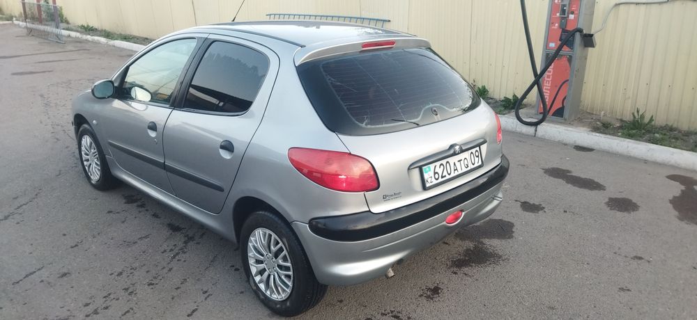 Продам Peugeot 206,АКПП.