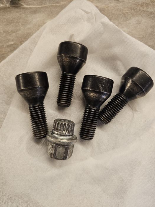 Оригинални секретни болтове BMW