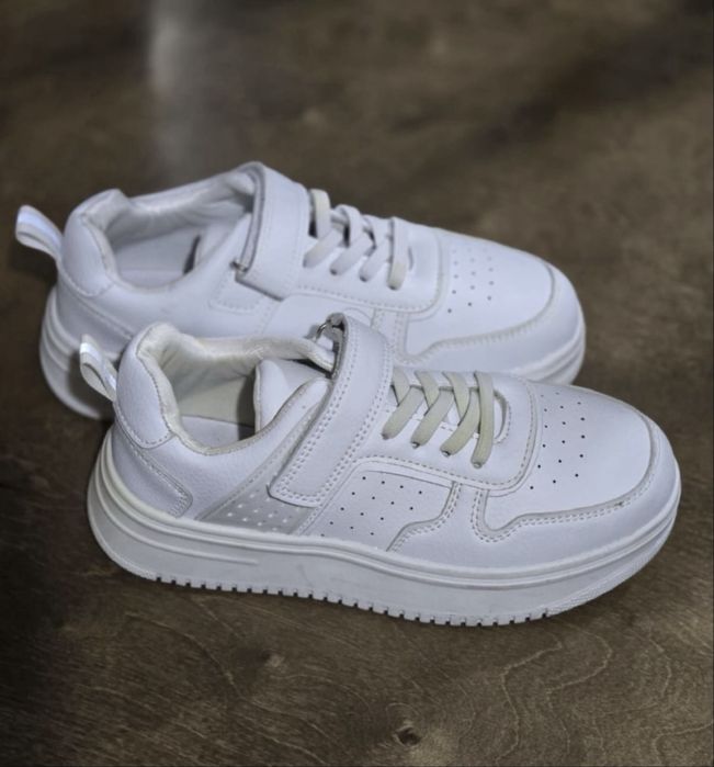 Кроссовки детские новые