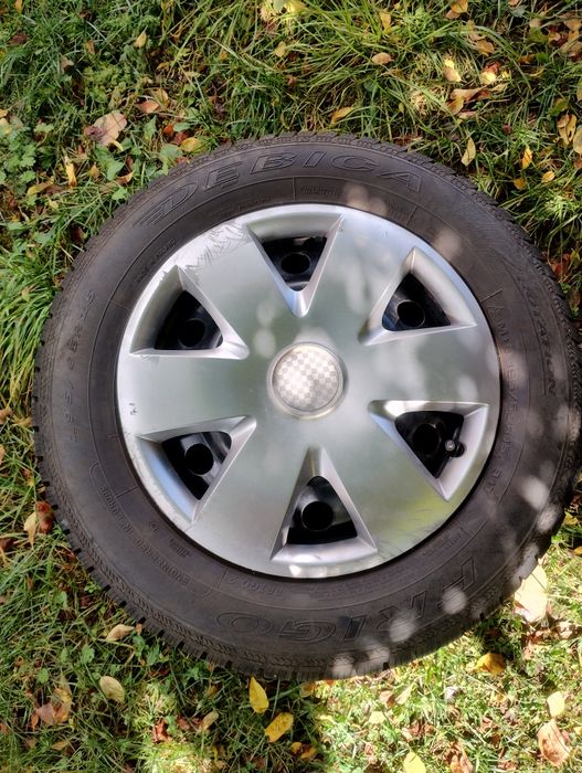 Спешно! Зимни гуми хубави с джанти за Toyota Corolla 2005г. Debica 195