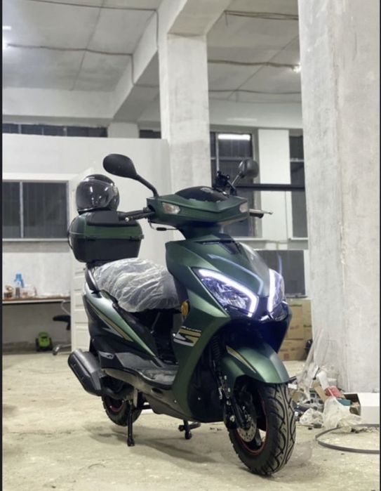 Стильный мопед M10