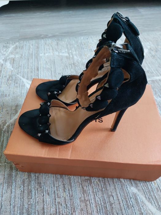 Босоножки замшевые