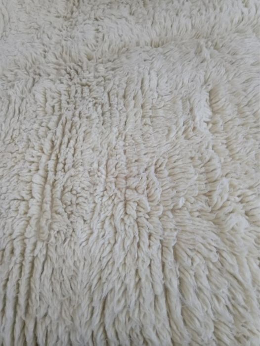 Китеници, шалте и пухена завивка