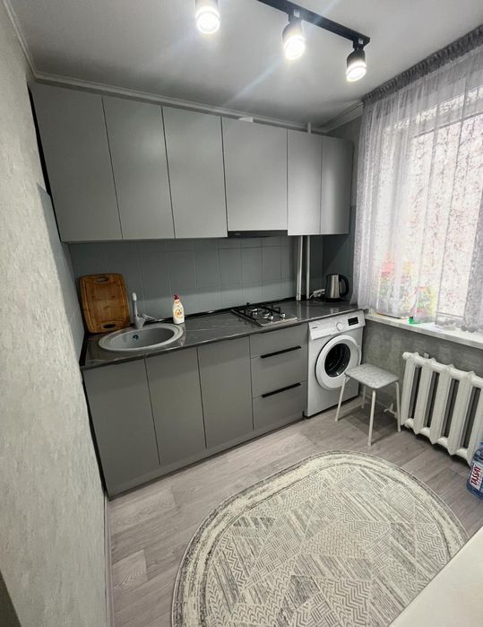 Продам 1 ком квартиру с ремонтом 15900