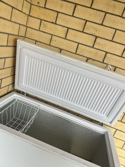 Продам морозильник