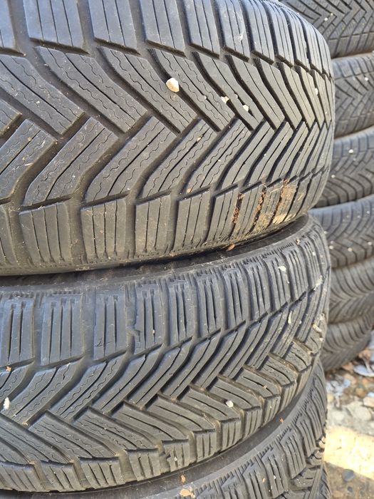 4бр. 205 60 16 Michelin зимни.