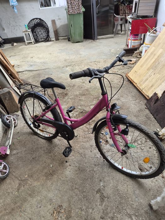 Bicicleta tinuta in magazie de 3 ani.