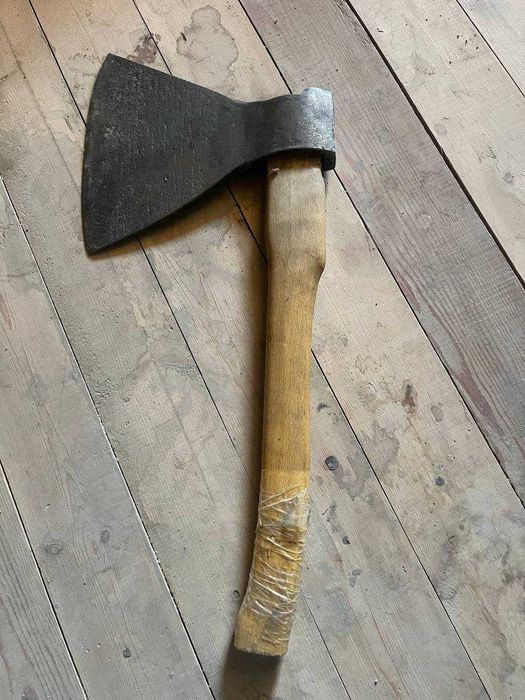 Топор  новый российский