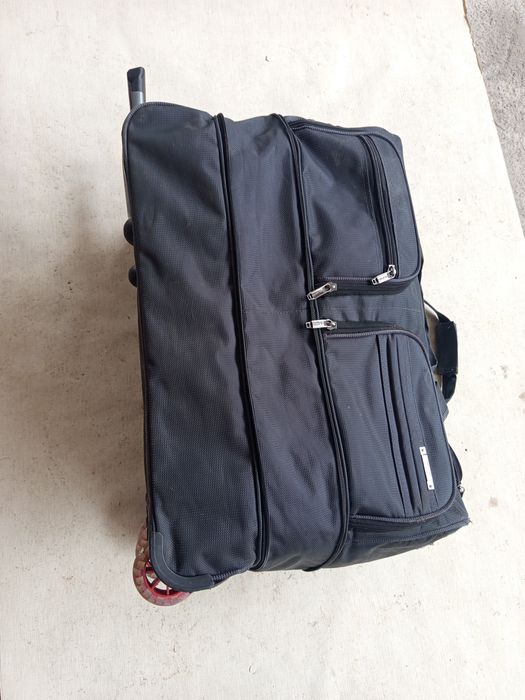 Продаётся / сумка дорожная / .