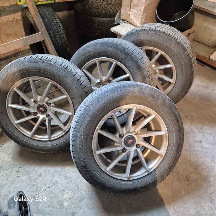 Продам диски с резиной.