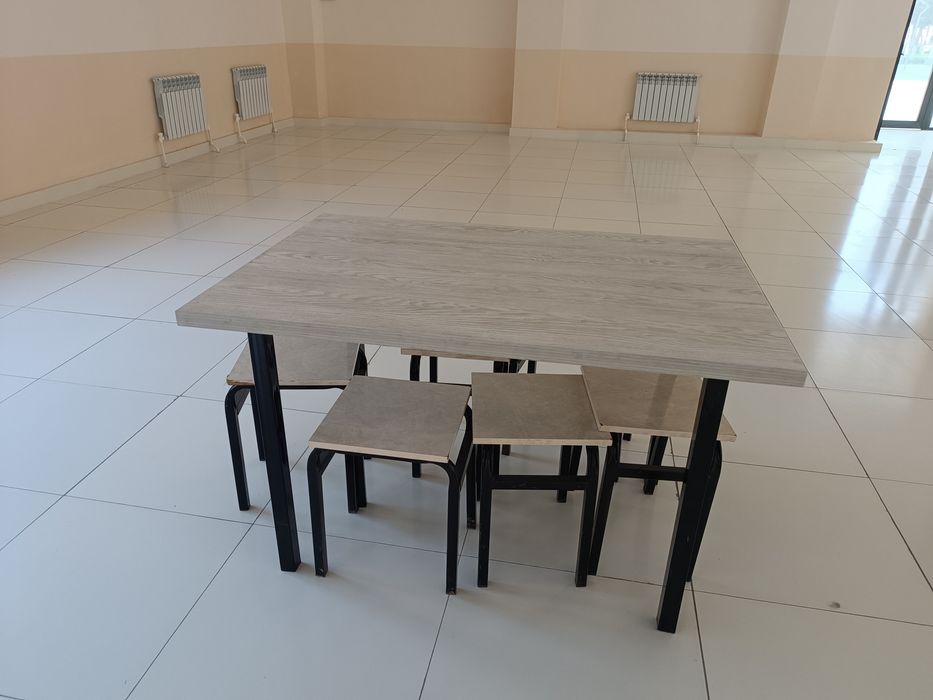 Stol stullar sotiladi