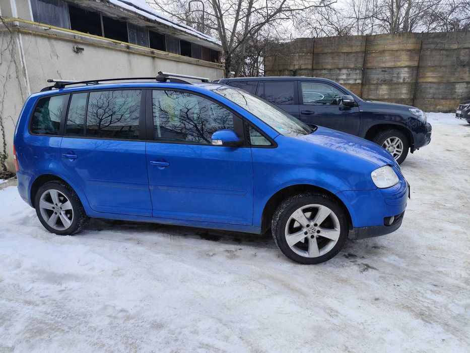 Vand sau Schimb Volkswagen Touran 2.0 TDI,  7 Locuri  267.000 KM