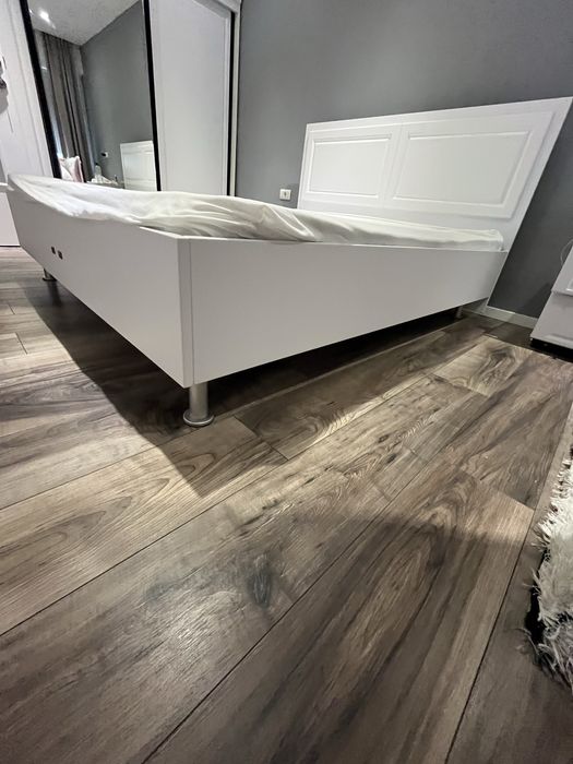 Pat matrimonial din MDF