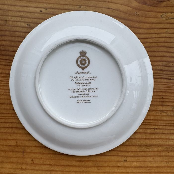 Сувенирные тарелки, кристаллы