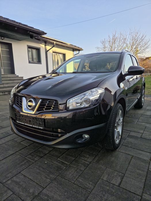 Nissan Qashqai 2.0 dCi • Panoramic • Navi • Jante iarnă R18 •