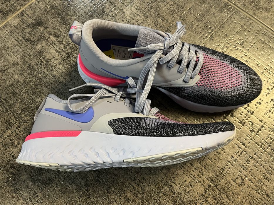 Nike Odyssey React Дамски Маратонки 38