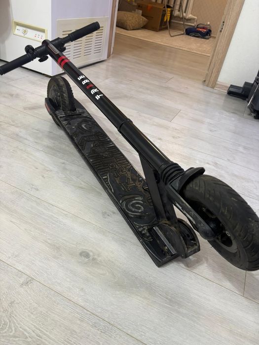 Самокат в отличном состоянии