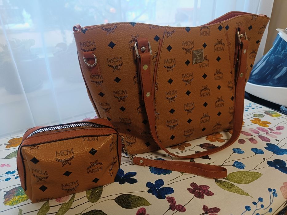 Дамска чанта МСМ в комплект с портфейл и несесер