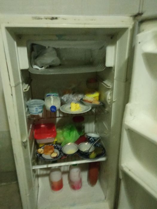 Холодилник сотилади холати яхши яхши ишлиди