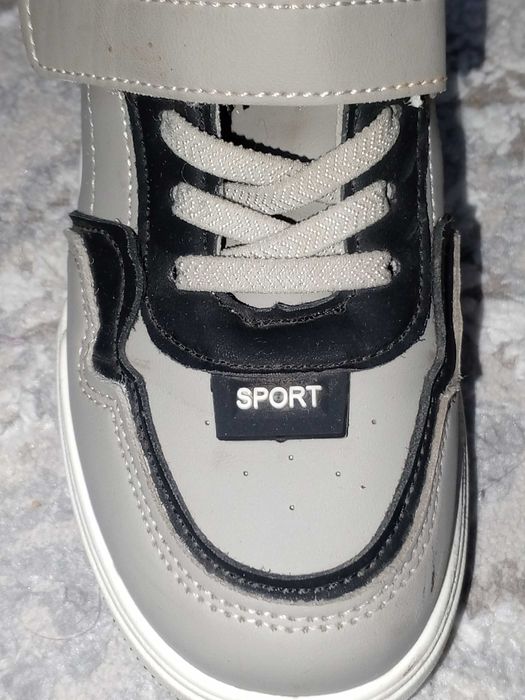 Детские кроссовки