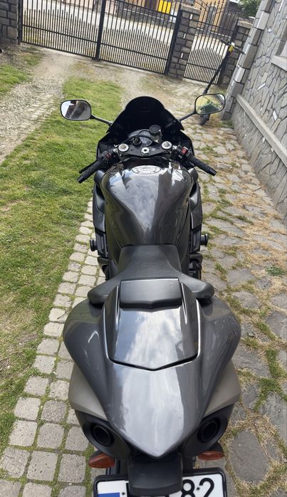 Yamaha R1 RN12 .