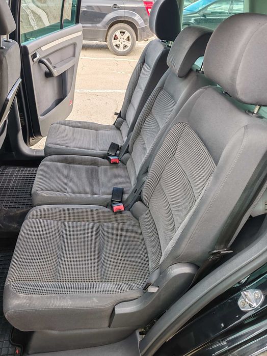 Vând Touran 2006  2.0 TDI 140 cp