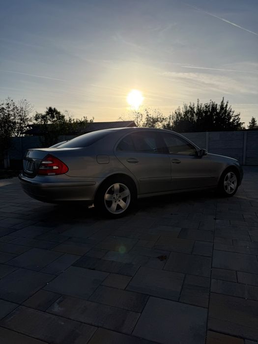 Mercedes-Benz E-Class W211 - An 2004 - 2.2 CDI - Cutie Automată - Climă * Încălzire Scaune