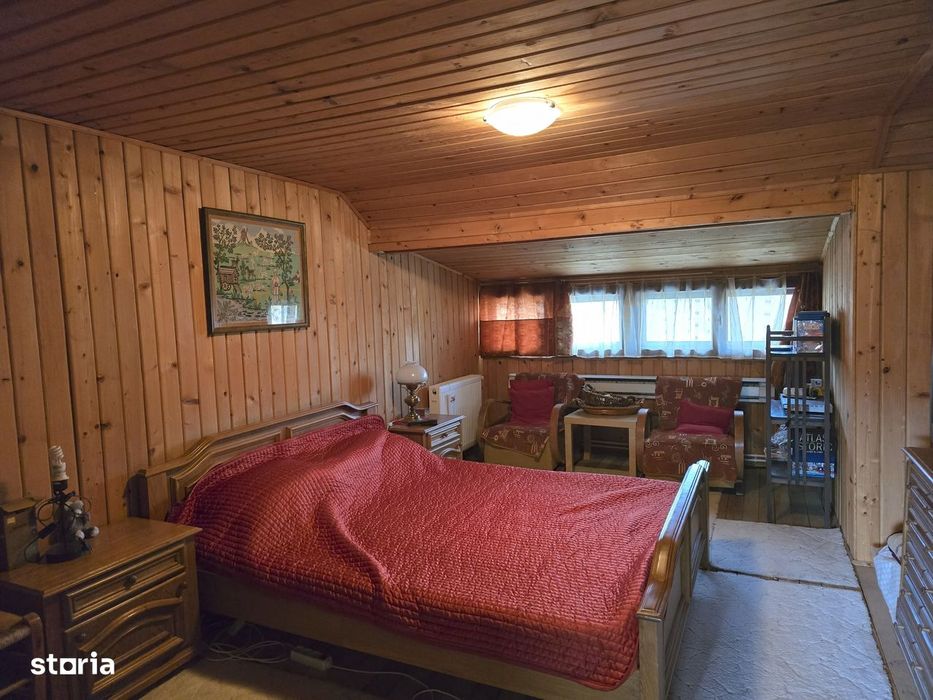 Breaza, Casa de vanzare, 7 camere, teren, livada 3800m², zona centrala