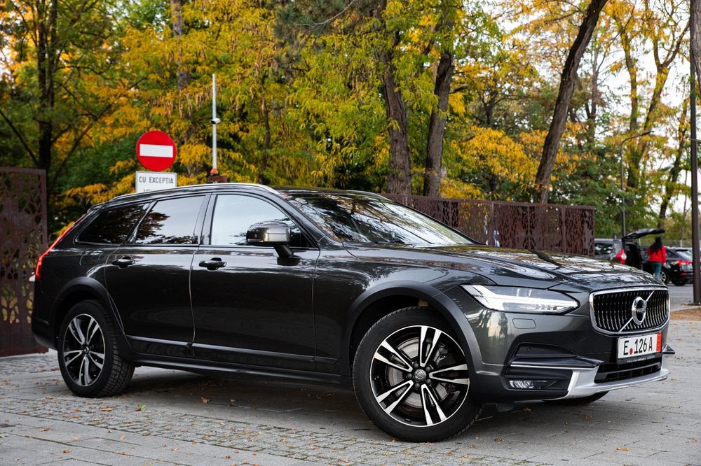 VOLVO V90