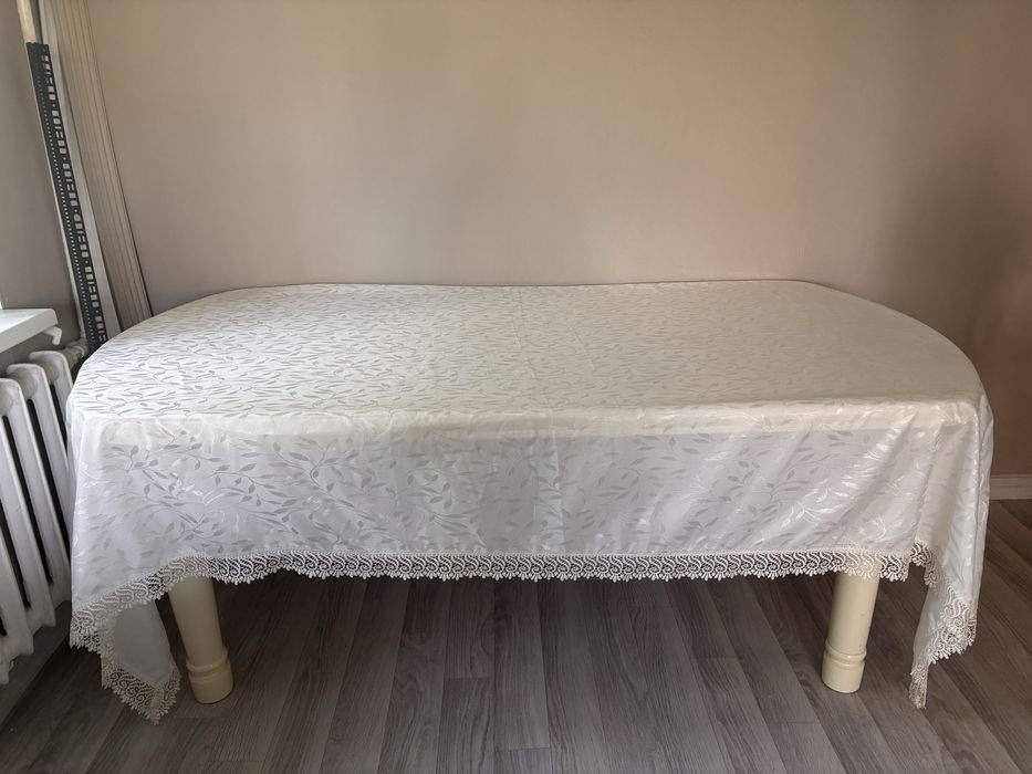 Продаю стол для зала
