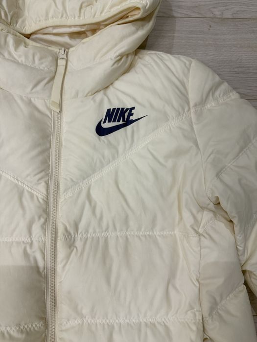 Уникално дълго зимно яке на Nıke