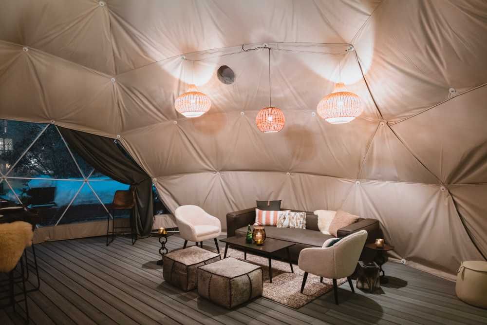 Cort glamping premium cu izolatie pentru 4 anotimpuri,79 mp,