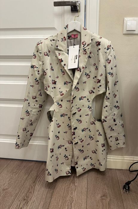 Платье с этикеткой