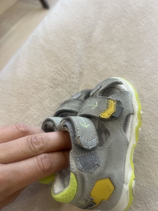 Sandalute bebe pentru primii pasi de piele intoarsa
