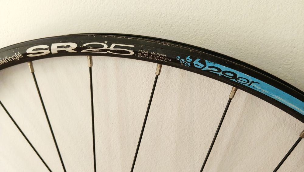 Vand roata bicicleta de fata 29" (frana pe disc)