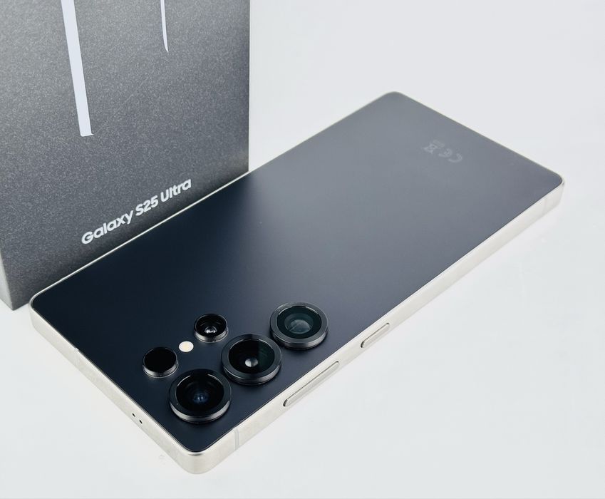Samsung Galaxy S25 Ultra 5G 256GB 12RAM Black Titanium / Gray