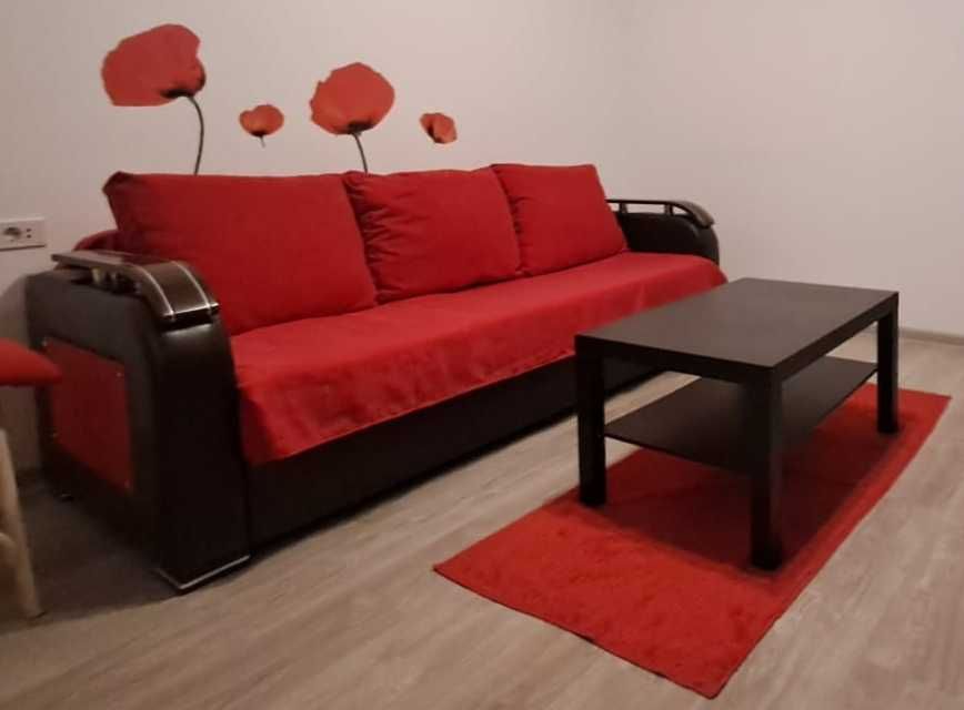 Canapea extensibila cu lada pentru depozitare superba