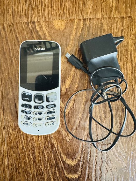 Inoi 243, holati zor, 1 oy ishlatilgan, telefon, karobka,zaryad bor