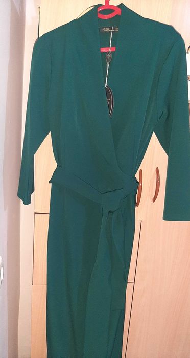 Продаётся новое платье. Производство: Турция. Размер- 40 (46).