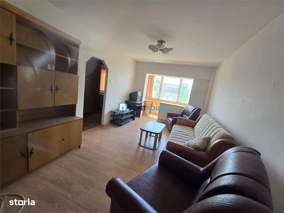 Apartament decomandat cu 3 camere, 2 bai si 3 balcoane  Str. Tabacari,