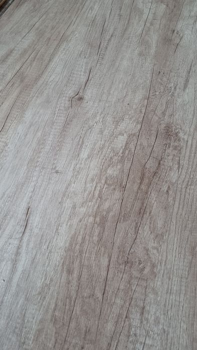 Плот на Егер за маса или бар плот