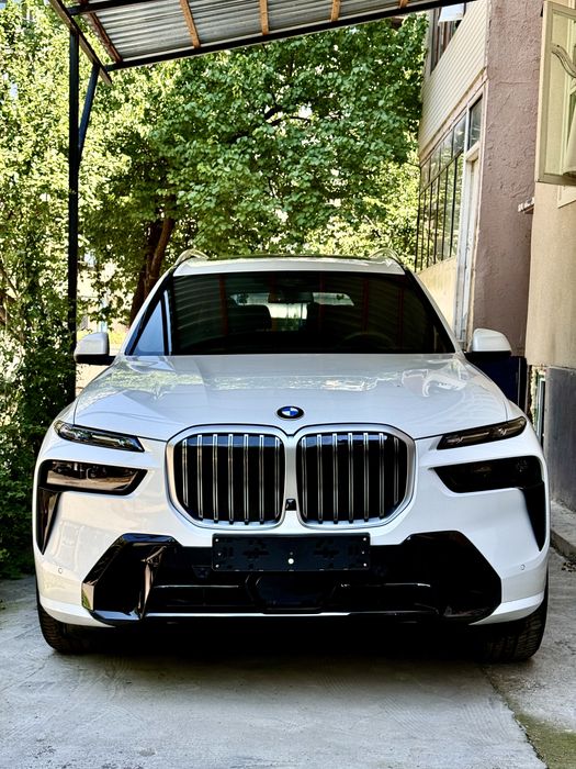 BMW X7 xDrive 40i 2026 full