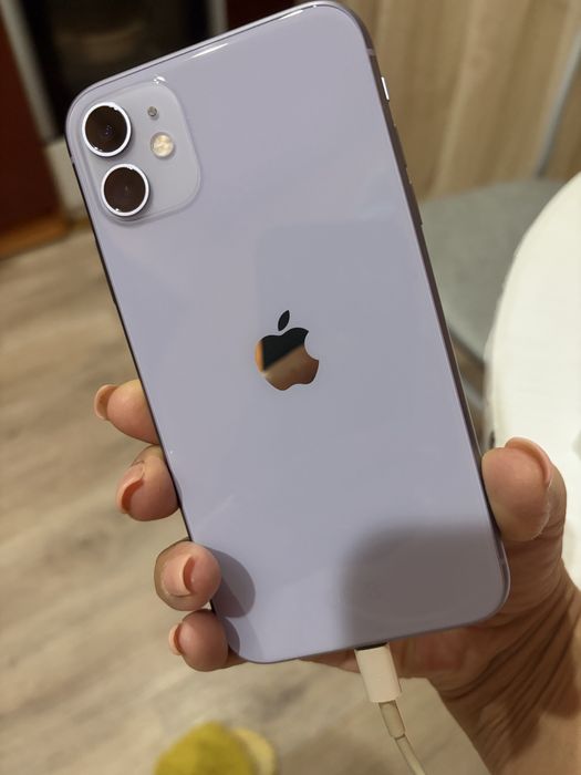 iPhone 11 продам………………………………