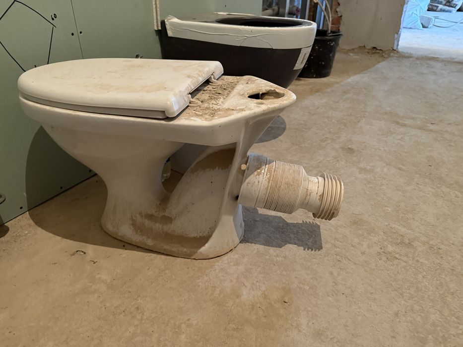 Продается унитаз и раковина