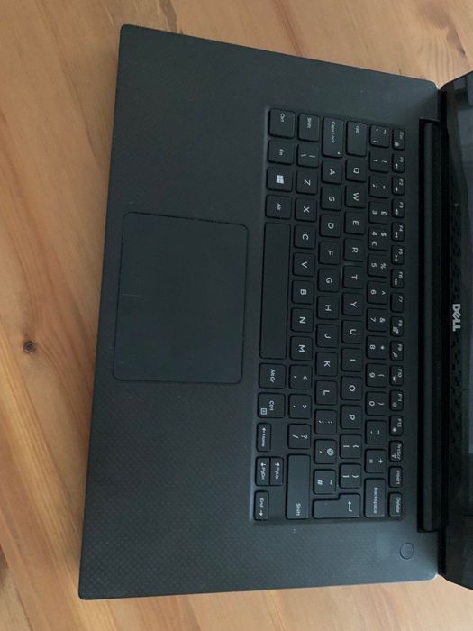 Лаптоп Dell XPS 15 9550