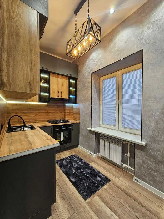 метро МИНОР Ц-5  2комнатная // 3 этаж - 60м2  массив КИЁТ