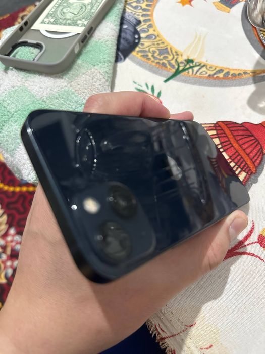 Айфон 13 в идеальном состояние !