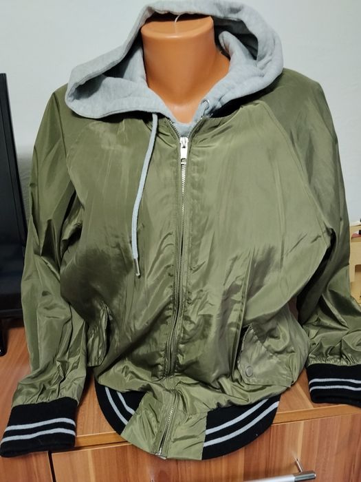 Geacă cu glugă FB Sister